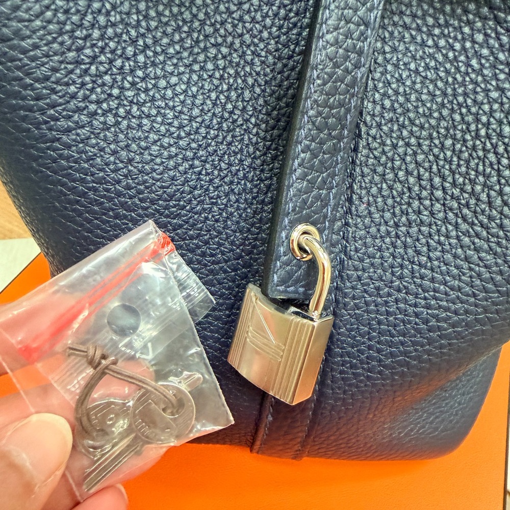Hermes Picotin 18 Blue Nuit - Picture 6 of 9